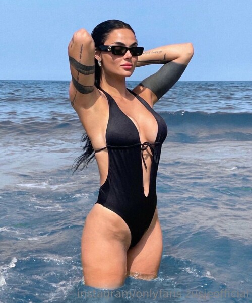 Zusje Nude Leaked Onlyfans Photo Zusje Nude Leaked Onlyfans Photo