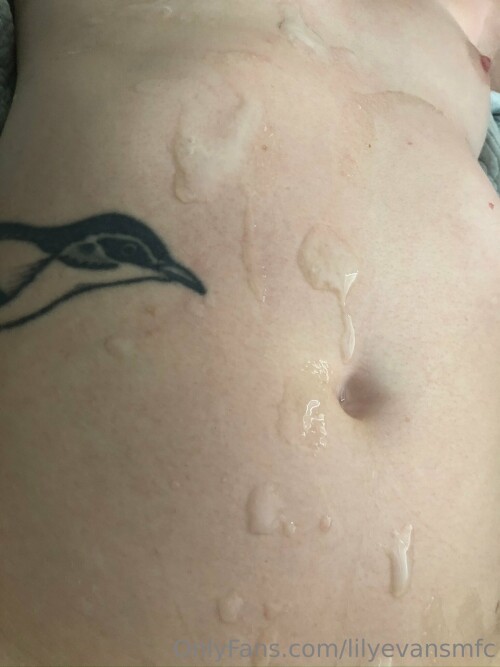 LilyEvans / LilyEvansMFC Nude Leaked Onlyfans Photo
