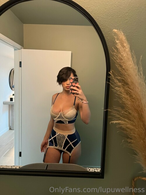 Liz | Lupuwellness Nude Leaked Onlyfans Photo