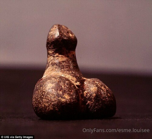 2022-05-17_Some-ancient-dildos-to-start-your-morning--Did_634x580_99558e2f75f27dcfa0ce267b5c28046b.jpg