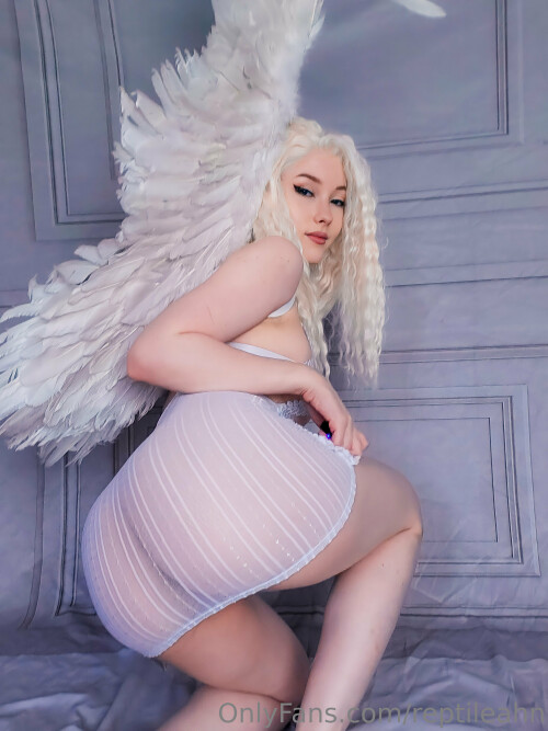 Leah Daberry | ChameLeahn | Daberrybestcosplay | ReptiLeahn Nude Leaked Onlyfans Photo