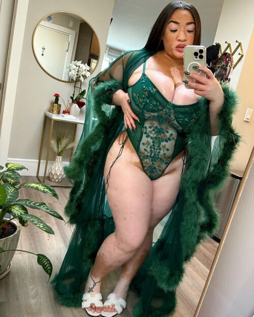 Evie_Spice/YvetteMari Nude Leaked Onlyfans Photo Evie_Spice/YvetteMari Nude Leaked Onlyfans Photo