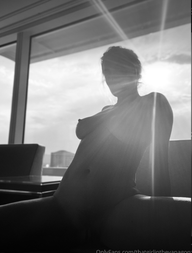 TheGirlInTheVanagon Nude Leaked Onlyfans Photo TheGirlInTheVanagon Nude Leaked Onlyfans Photo