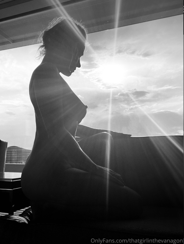 TheGirlInTheVanagon Nude Leaked Onlyfans Photo TheGirlInTheVanagon Nude Leaked Onlyfans Photo