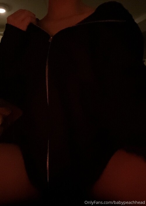 Kat / BabyPeachHead Nude Leaked Onlyfans Photo Kat / BabyPeachHead Nude Leaked Onlyfans Photo