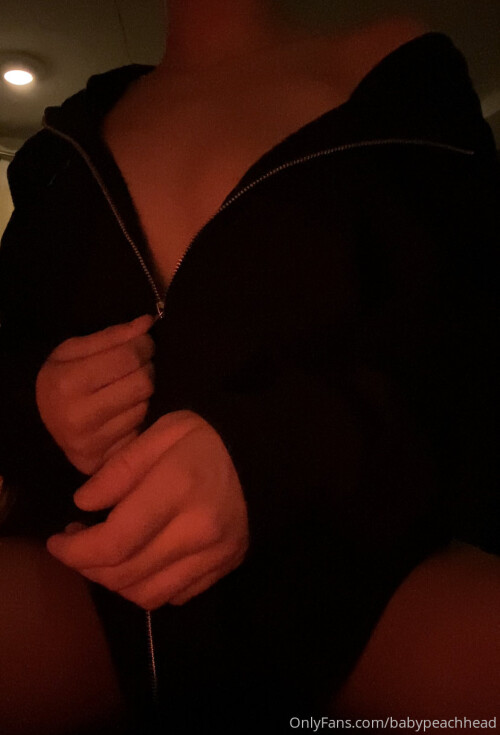 Kat / BabyPeachHead Nude Leaked Onlyfans Photo Kat / BabyPeachHead Nude Leaked Onlyfans Photo