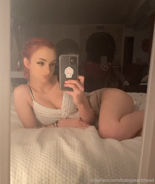 Kat / BabyPeachHead Nude Leaked Onlyfans Photo Kat / BabyPeachHead Nude Leaked Onlyfans Photo