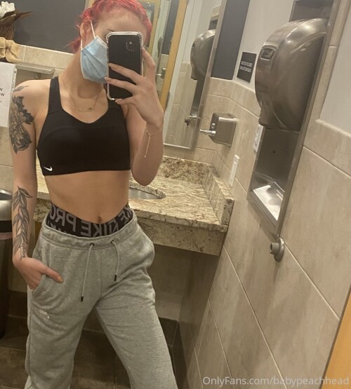 Kat / BabyPeachHead Nude Leaked Onlyfans Photo Kat / BabyPeachHead Nude Leaked Onlyfans Photo
