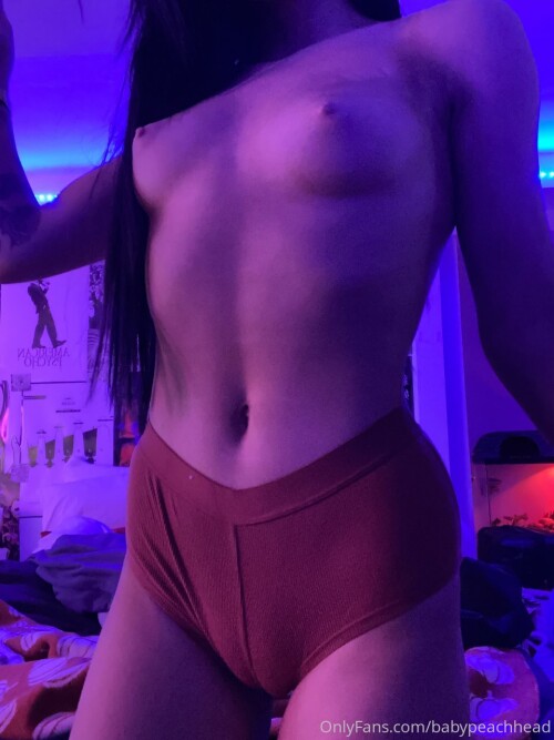 Kat / BabyPeachHead Nude Leaked Onlyfans Photo Kat / BabyPeachHead Nude Leaked Onlyfans Photo