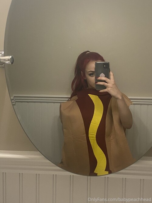 Kat / BabyPeachHead Nude Leaked Onlyfans Photo Kat / BabyPeachHead Nude Leaked Onlyfans Photo