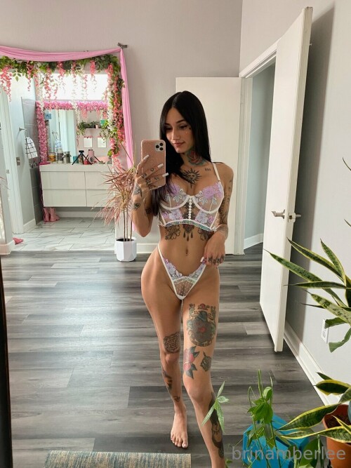 Brin Amberlee Nude Leaked Onlyfans Photo Brin Amberlee Nude Leaked Onlyfans Photo