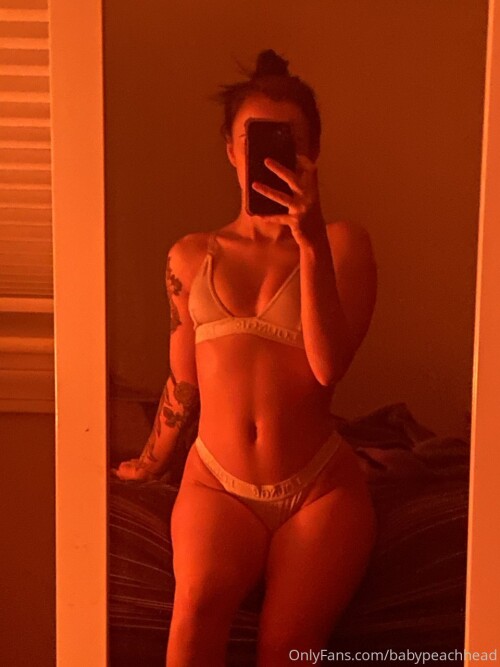 Kat / BabyPeachHead Nude Leaked Onlyfans Photo Kat / BabyPeachHead Nude Leaked Onlyfans Photo