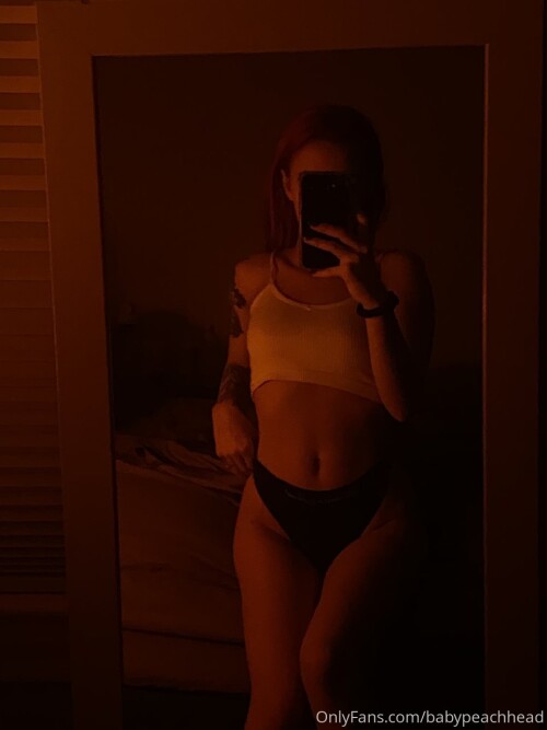 Kat / BabyPeachHead Nude Leaked Onlyfans Photo Kat / BabyPeachHead Nude Leaked Onlyfans Photo