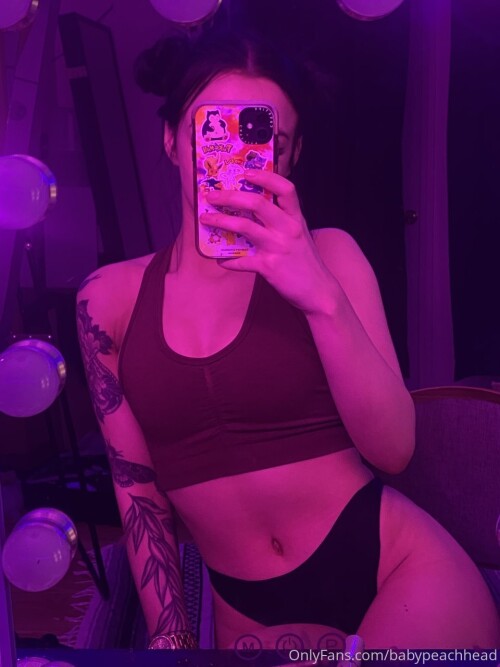 Kat / BabyPeachHead Nude Leaked Onlyfans Photo Kat / BabyPeachHead Nude Leaked Onlyfans Photo