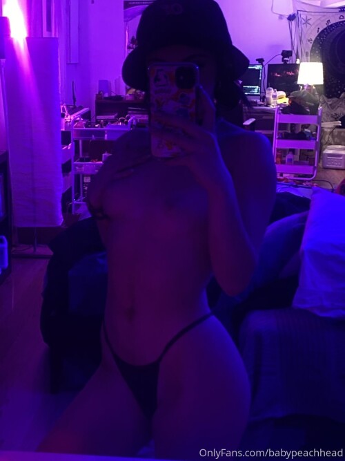 Kat / BabyPeachHead Nude Leaked Onlyfans Photo Kat / BabyPeachHead Nude Leaked Onlyfans Photo