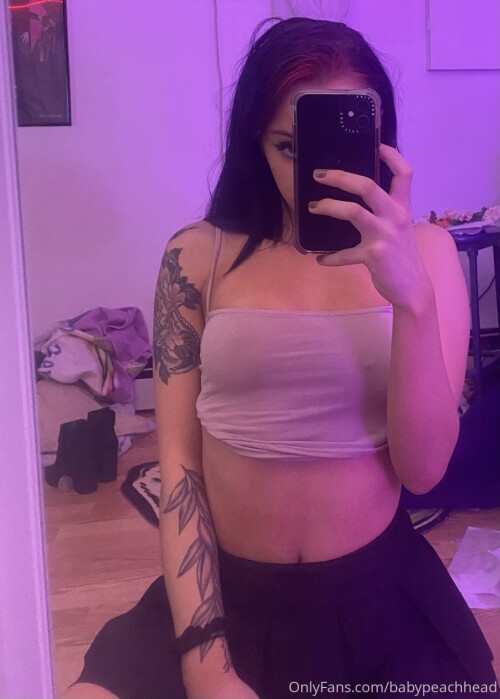 Kat / BabyPeachHead Nude Leaked Onlyfans Photo Kat / BabyPeachHead Nude Leaked Onlyfans Photo