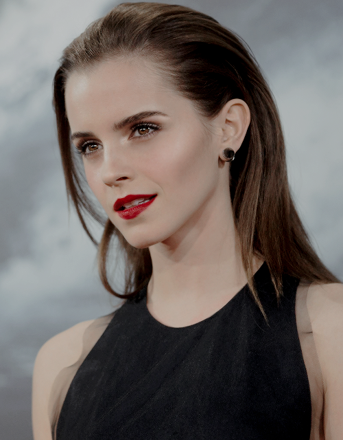 Emma-Watson-emma-watson-38771580-500-640527031211a53bfe1.png