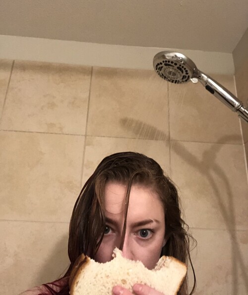 FPfMTRpVIAAoFgb.md.jpg