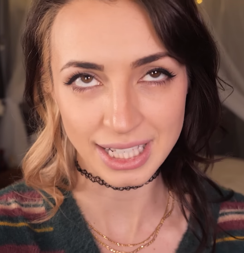 Gibi-ASMR---Doing-ASMR-with-Things-I-Got-in-the-Mail-zfGwbL3pXu8---1255x706---24m11sdaea023e10e45f46.md.png