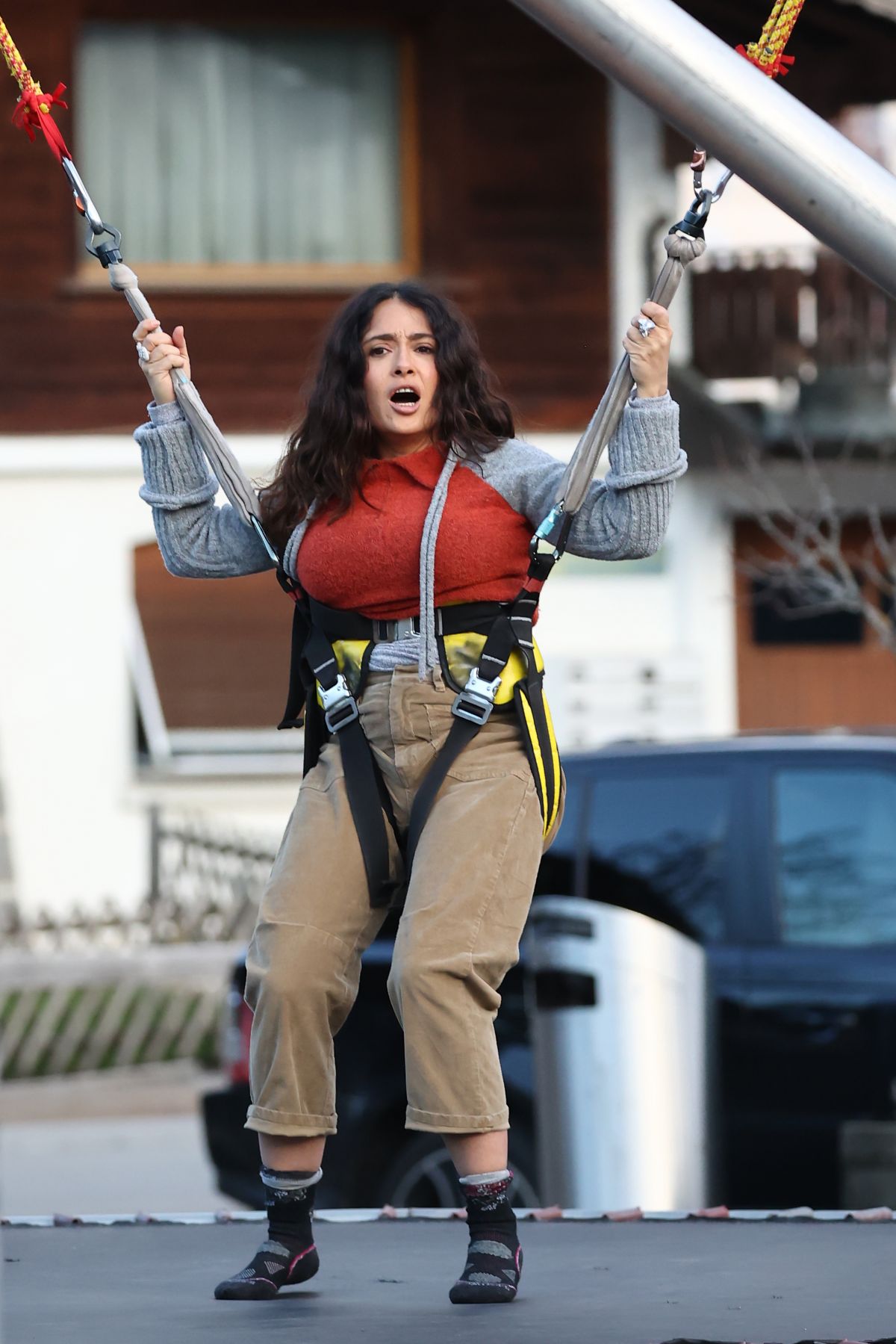 Salma_Hayek_on_a_Bungee_Trampoline_in_Gstaad_01_01_2023__7_-SS38.jpg