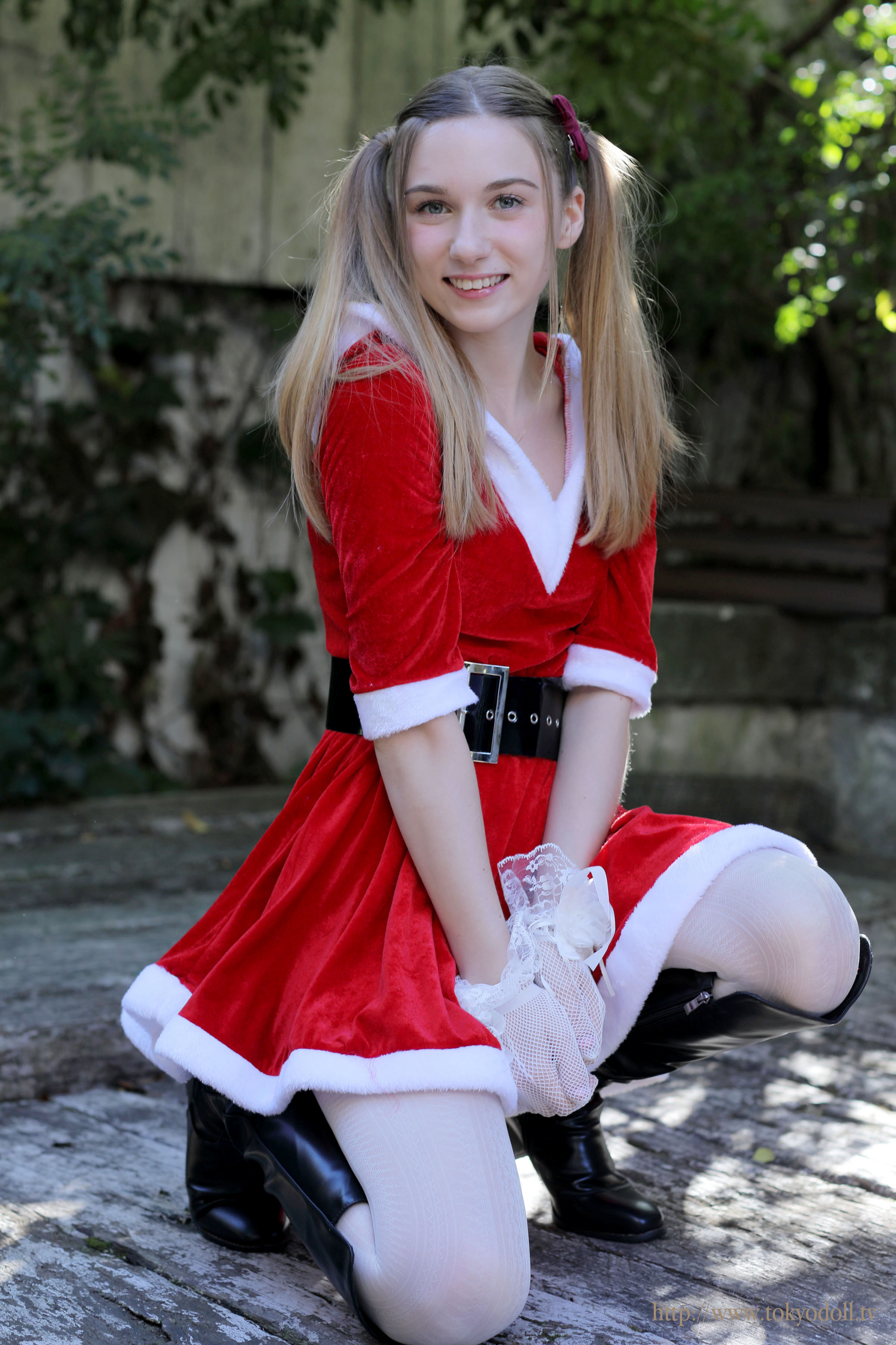 https://simp5.jpg5.su/Tokyodoll-Beghe-B-Christmas-Set-2018B-046.jpg