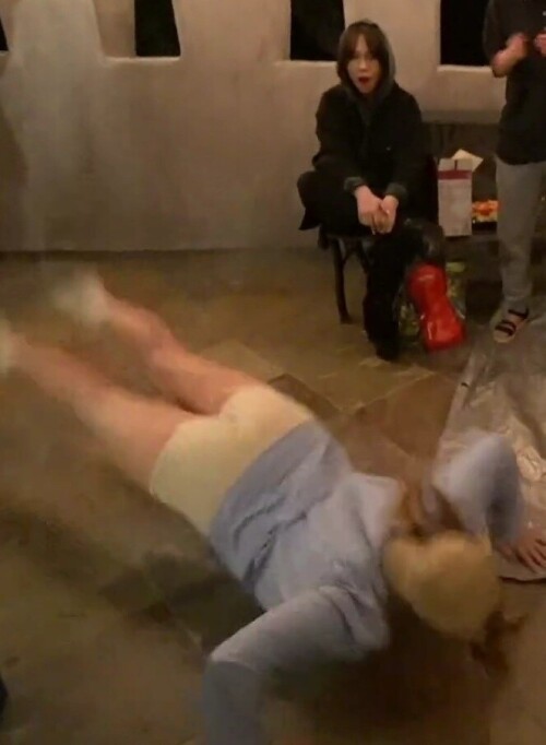 VideoCapture_20221127-040223.md.jpg