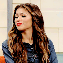 Zendaya-Coleman-zendaya-coleman-38274419-245-245.gif
