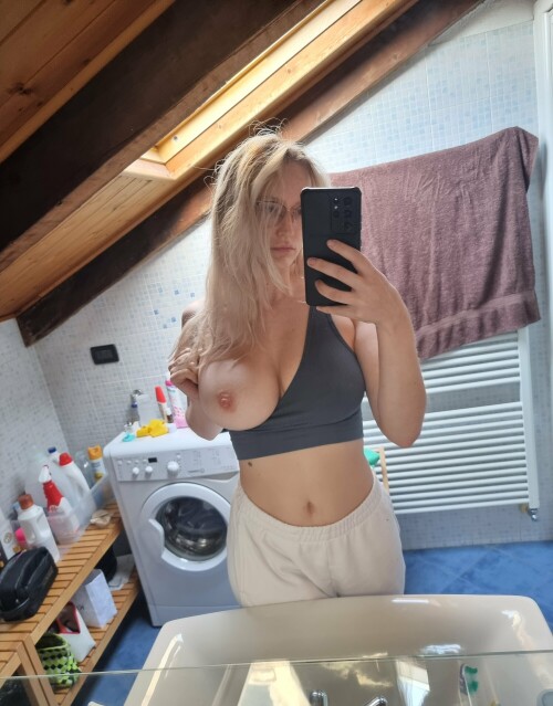luizaconlaz aka Daphnelu Nude Leaked Onlyfans Photo luizaconlaz aka Daphnelu Nude Leaked Onlyfans Photo