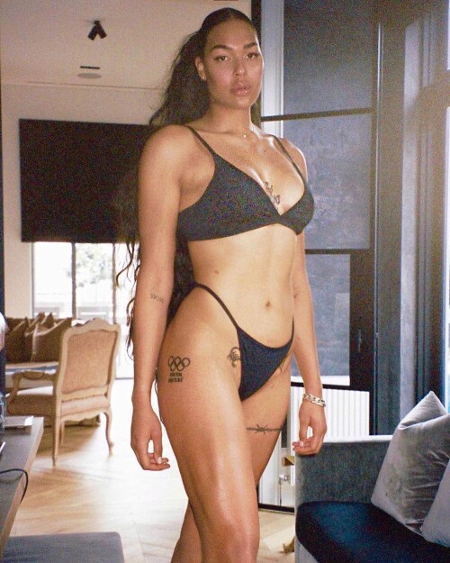 Elizabeth Cambage | Liz Cambage | ecambage Nude Leaked Onlyfans Photo