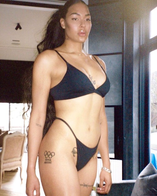 Elizabeth Cambage | Liz Cambage | ecambage Nude Leaked Onlyfans Photo