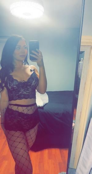 milf-kinky-mommy-Wv9DoH.jpg