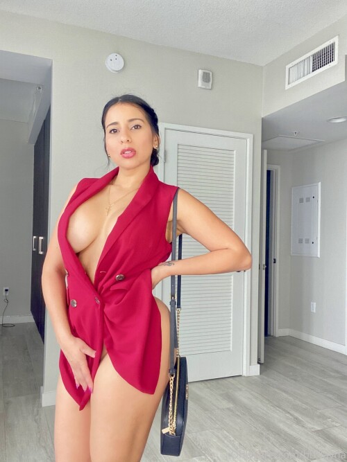 Lina Silva / bb_layna Nude Leaked Onlyfans Photo