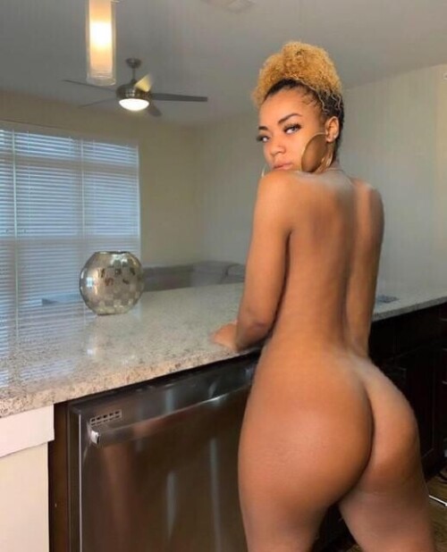 Darcii Moore / Darciisworld Nude Leaked Photo & Exclusive Gallery
