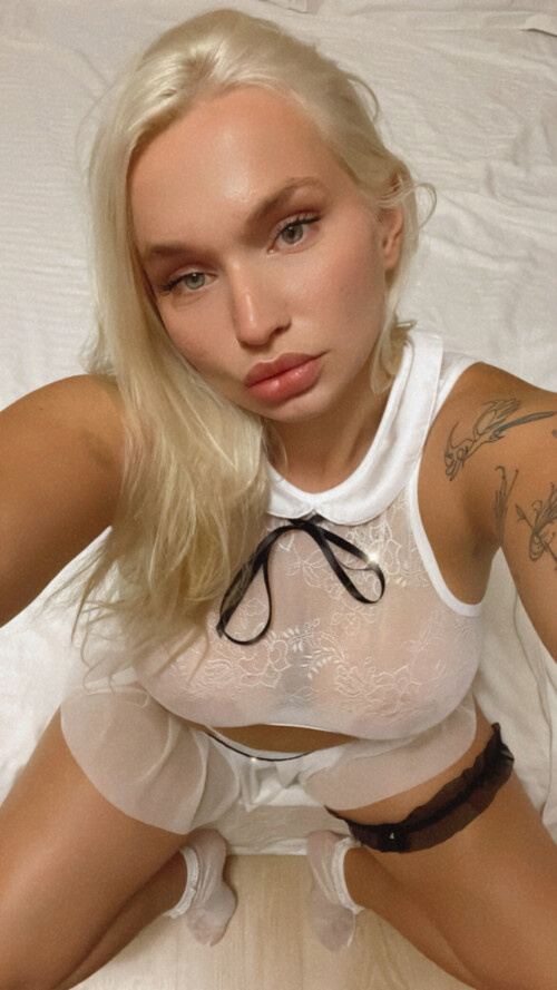 Zoie Burgher Nude Leaked Onlyfans Photo Zoie Burgher Nude Leaked Onlyfans Photo